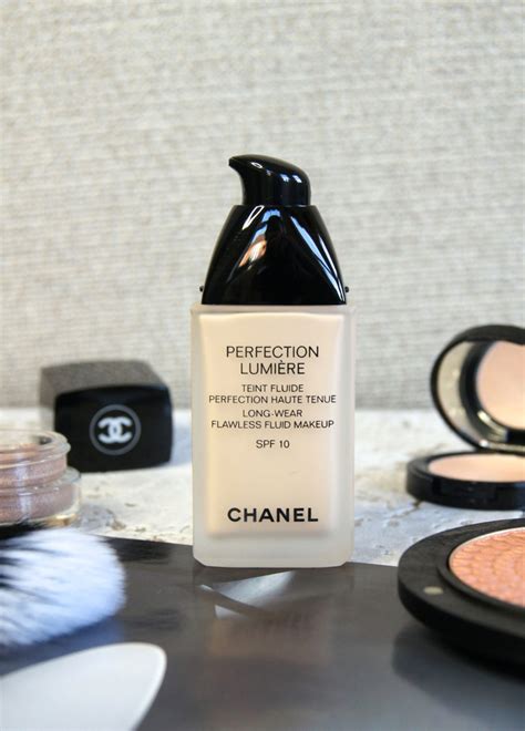 chanel foundation review perfection lumiere|chanel perfection lumiere discontinued.